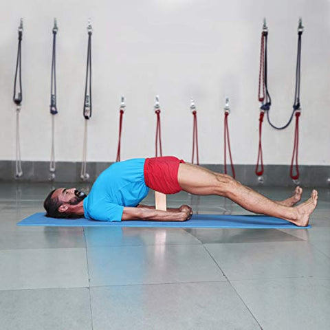 Image of MeFree Yoga Eco-Friendly Combo kit of 1 Block and 1 Strap 9ft and 2 Cotton Blankets (Medium, Natural Pinewood, White )