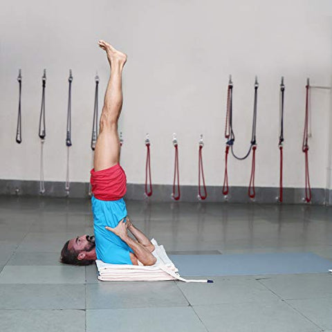 Image of MeFree Yoga Eco-Friendly Combo kit of 1 Block and 1 Strap 9ft and 2 Cotton Blankets (Medium, Natural Pinewood, White )