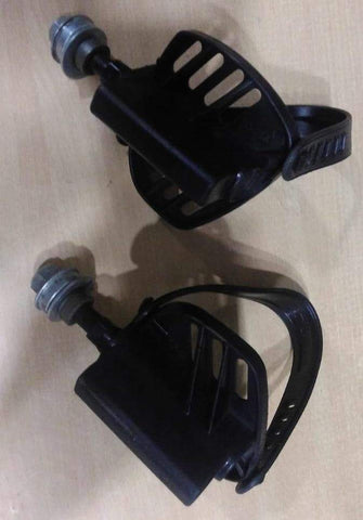 Image of Exercise Cycle/Bike Pedals With Straps (1 pair) (Black)